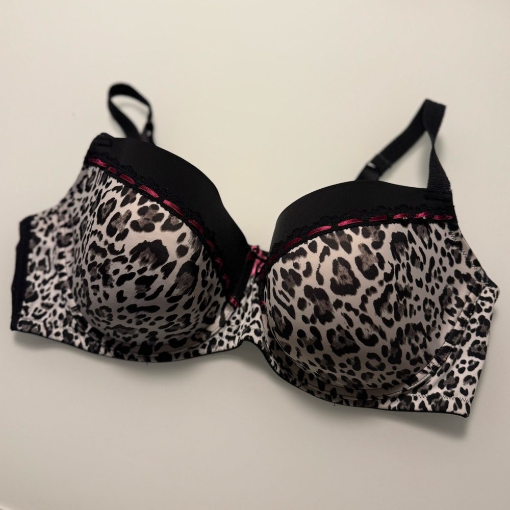 Voglio by Pennington Black and Pink Accented Leopard Animal Print Bra Size 44DD
